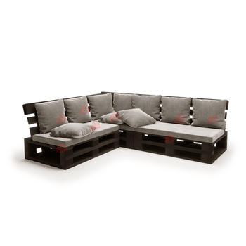 Угловой диван из паллет черного цвета с серыми подушками