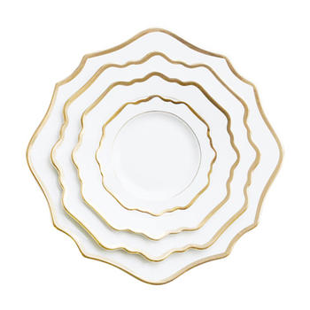 Набор тарелок Амелия 4 шт. белого цвета с золотой каймой