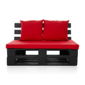 Аренда кресла из паллет черного цвета с красными подушками 2-2
