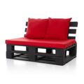 Аренда кресла из паллет черного цвета с красными подушками-2